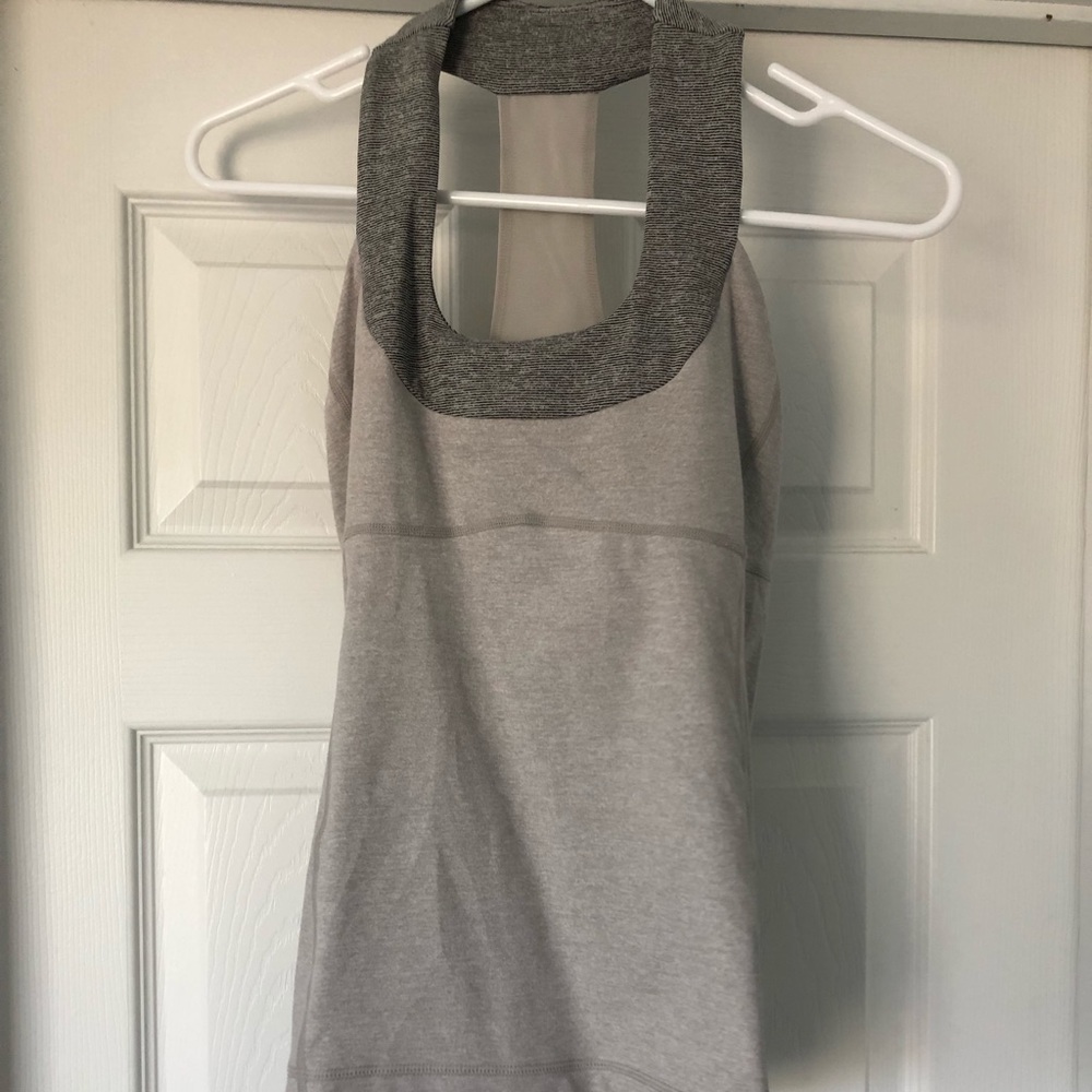 Lululemon scoop neck tank, size 6